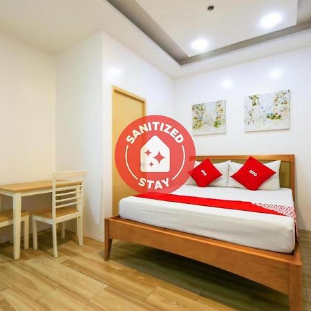 Oyo 783 Freemont Place Paranaque City Exterior foto